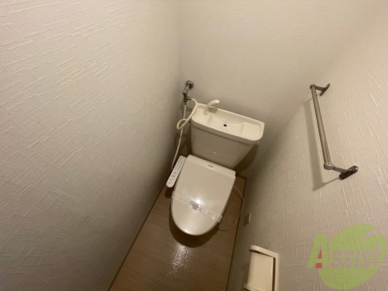 トイレ　ウォシュレット機能がついたトイレ。安心して使用できますね。