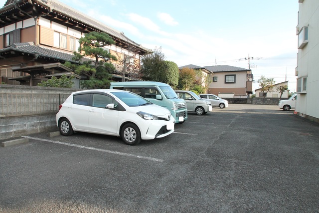 駐車場　駐車場！