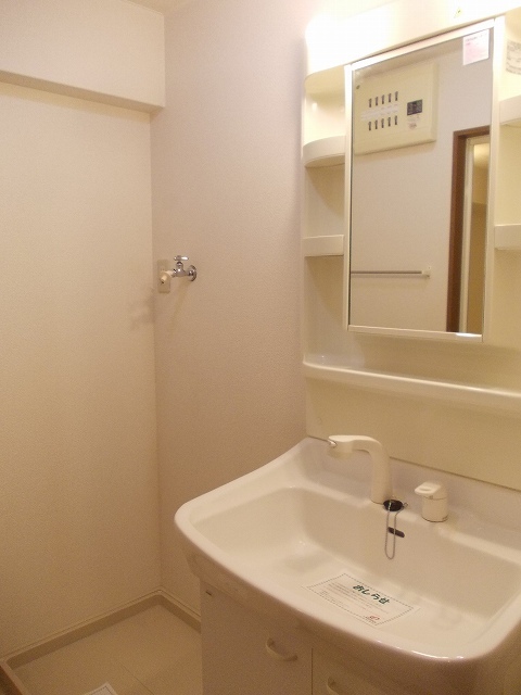 洗面設備　収納スペースもある洗面化粧台付き☆