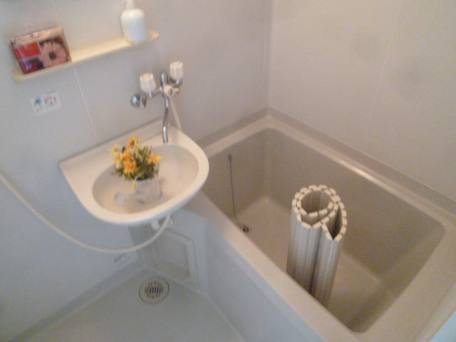 バス・シャワールーム　2階別室の参考写真です。現況を優先します。（A202）