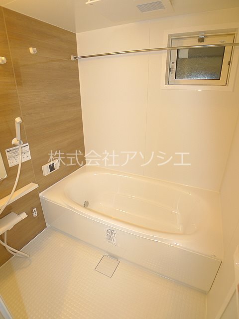 バス・シャワールーム　同タイプのイメージ写真です。