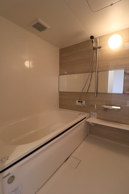 バス・シャワールーム　２０６　浴室
