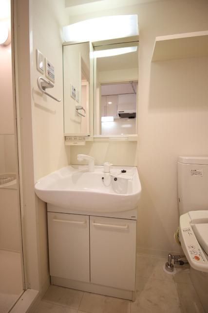 洗面設備　洗面台です