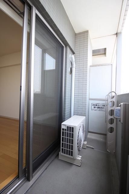 バルコニー　バルコニーも広々しています