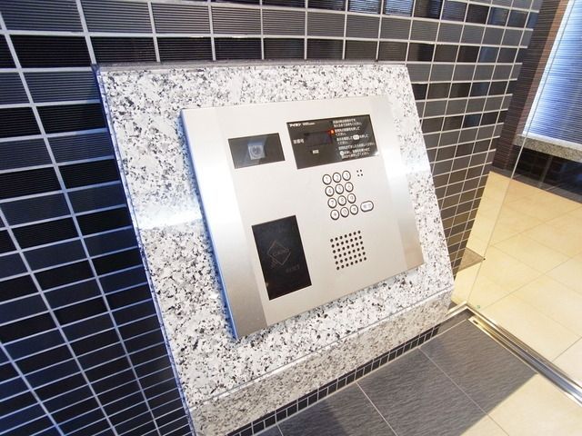 セキュリティ　♪オートロックで安心を掛ける♪