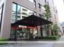 銀行　（株）三菱ＵＦＪ銀行／新富町支店（銀行）まで135m