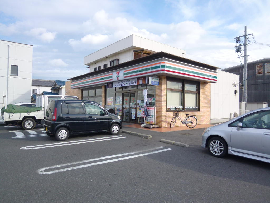 コンビニ　セブンイレブン福山手城店（コンビニ）まで200m