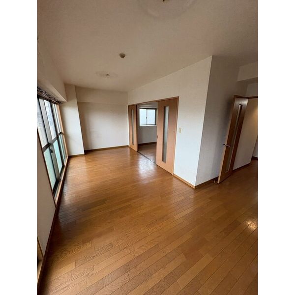 居室・リビング　※別室の参考写真の為、現況優先です。