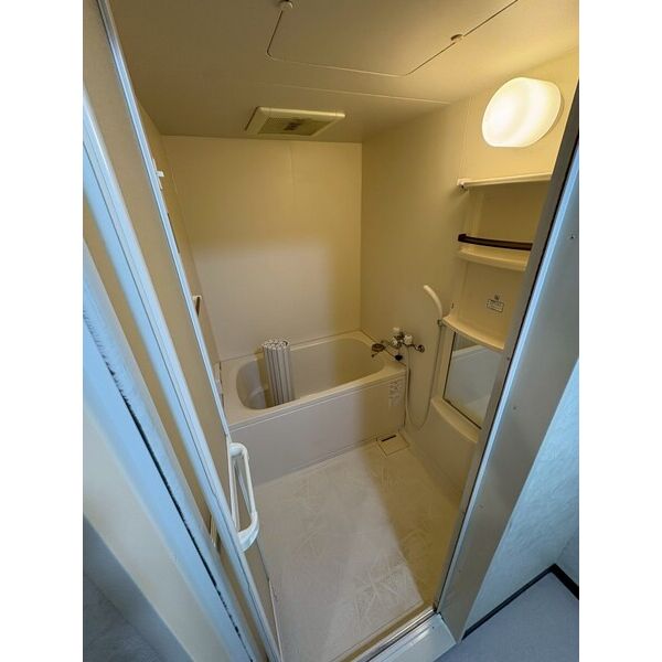 バス・シャワールーム　※別室の参考写真の為、現況優先です。
