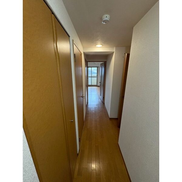 玄関　※別室の参考写真の為、現況優先です。