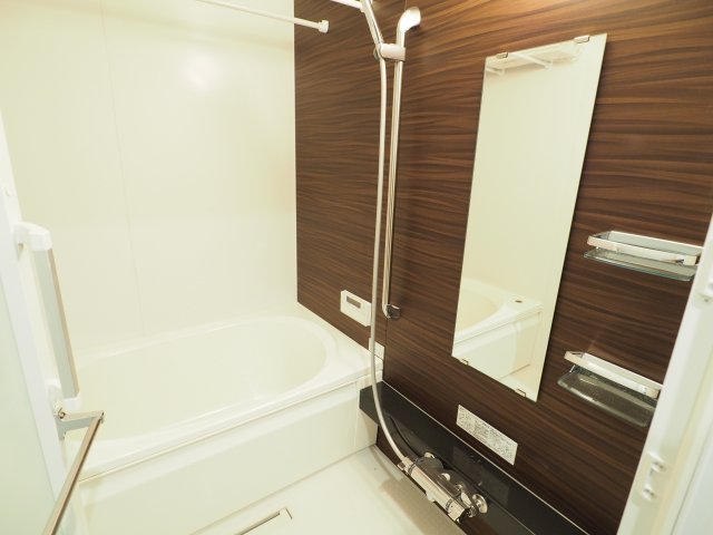 バス・シャワールーム　ゆったり過ごせるお風呂です