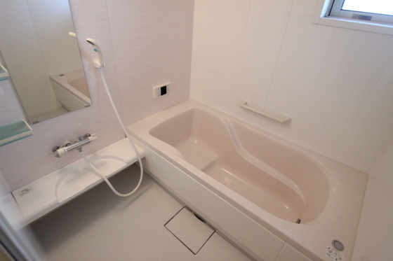 バス・シャワールーム　※別部屋の写真です。