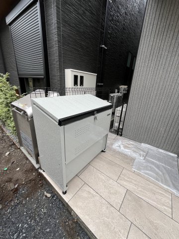 その他共有部分　敷地内ゴミストッカー完備！