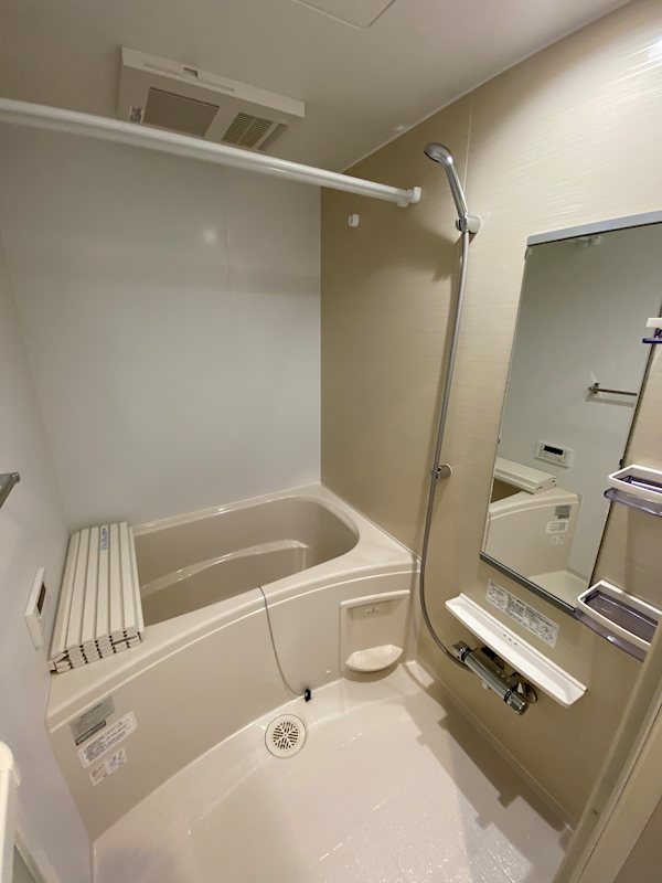 バス・シャワールーム　ご家族や長時間入浴に便利な追い炊き機能付きです♪