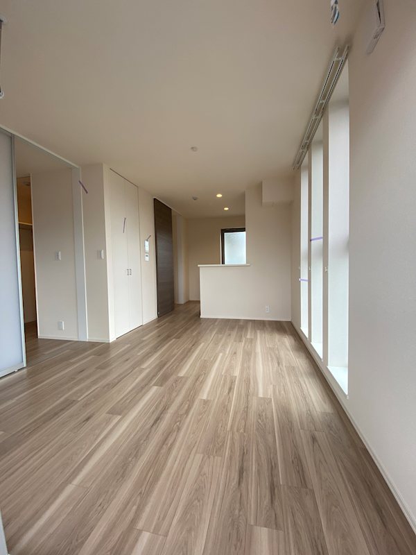 居室・リビング　使いやすい形の為、レイアウトを楽しめます♪