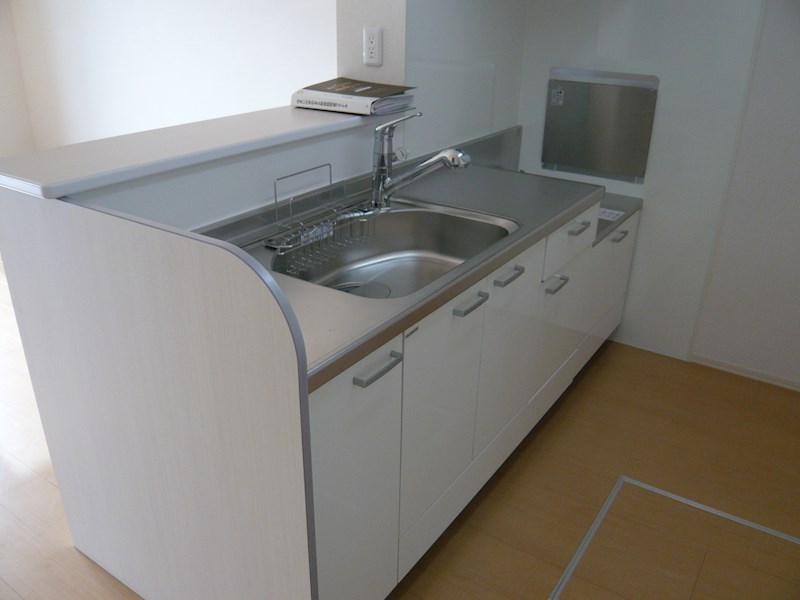 キッチン　※写真は102号室です