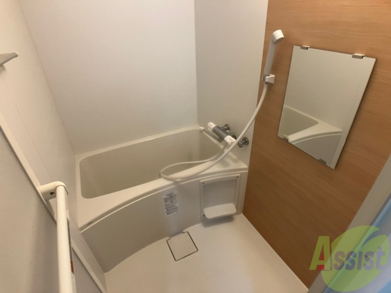 バス・シャワールーム　お風呂になります。一日の疲れを癒してくださいね。