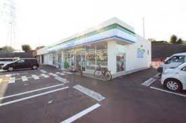 コンビニ　ファミリーマート香芝高山台店（コンビニ）まで2487m