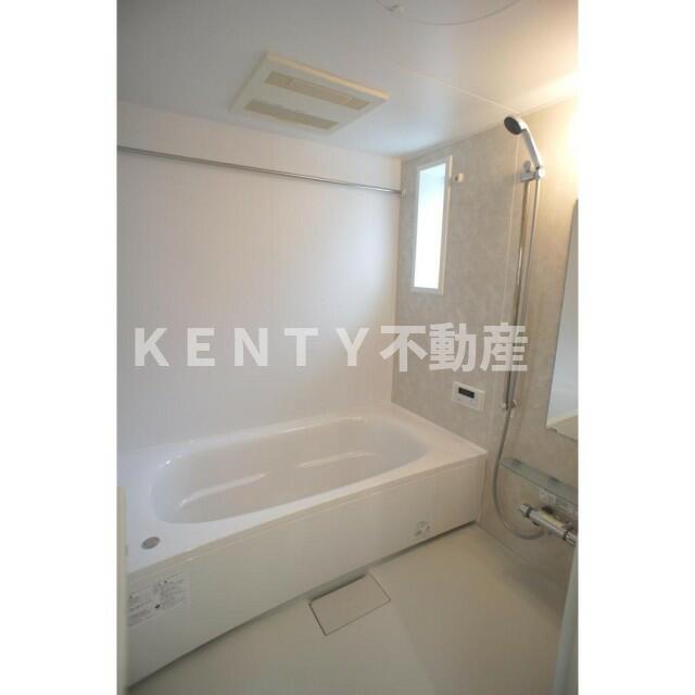 バス・シャワールーム　落ち着いた空間のお風呂です