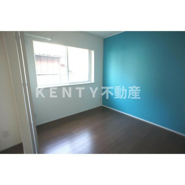 その他部屋・スペース　広くて明るい寝室