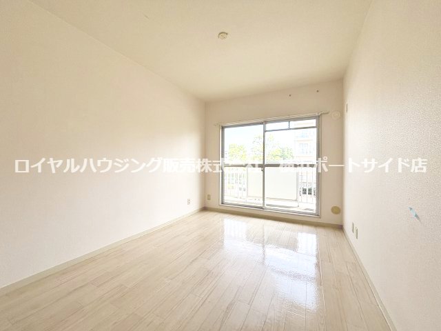 居室・リビング　※同タイプの室内写真になります。