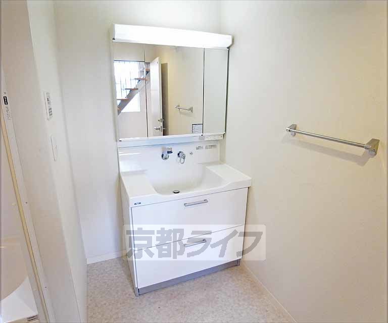 洗面設備　洗面台です