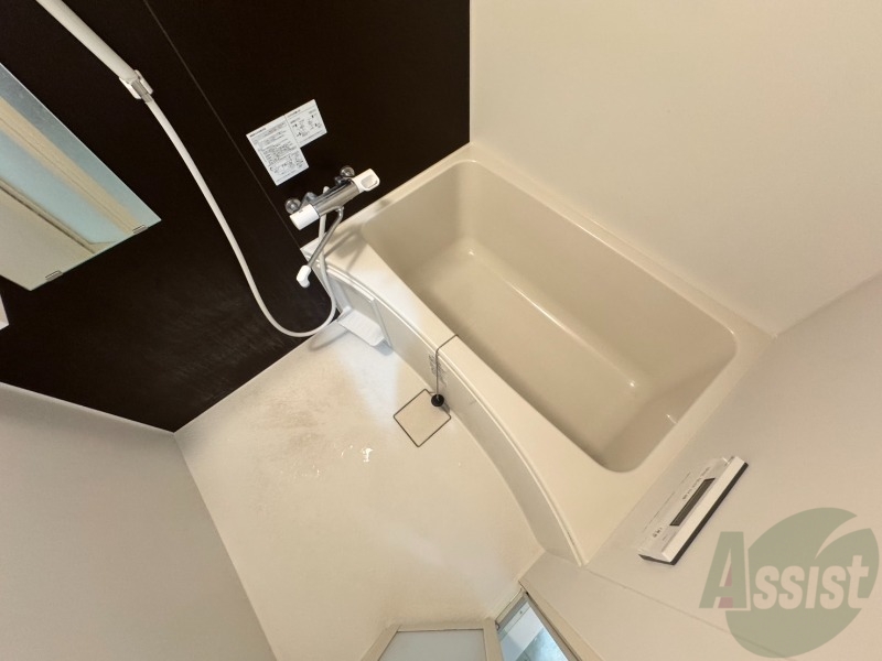 バス・シャワールーム　お風呂になります。一日の疲れを癒してくださいね。