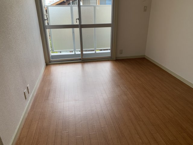 居室・リビング　5.5帖の洋室です♪