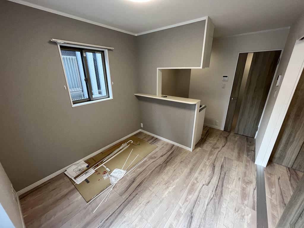 居室・リビング　同物件別号室の写真となります。