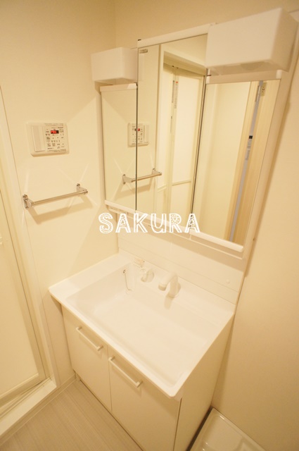 洗面設備　身支度に便利な洗面台！