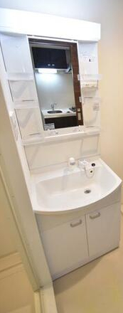 洗面設備　独立洗面台です