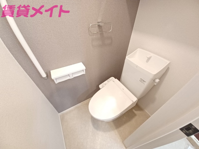 トイレ　別部屋同タイプ