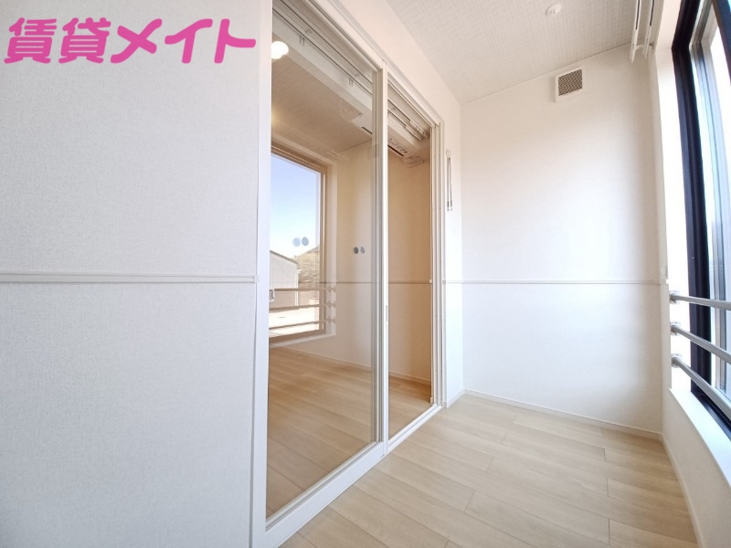 バルコニー　別部屋同タイプ