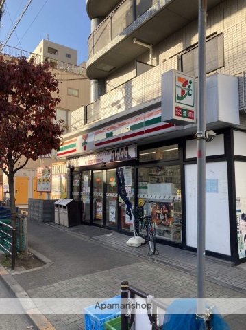 コンビニ　セブンイレブン（コンビニ）まで126m