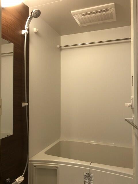 バス・シャワールーム　※別部屋参考写真