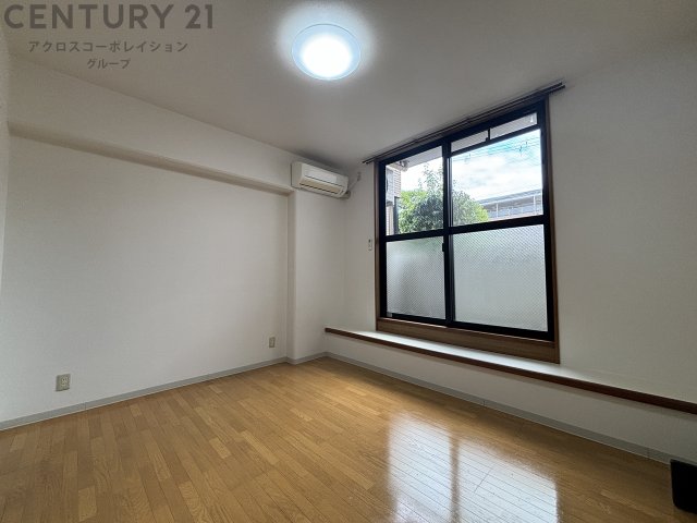 居室・リビング　南向きで陽当り良好♪エアコン付き！