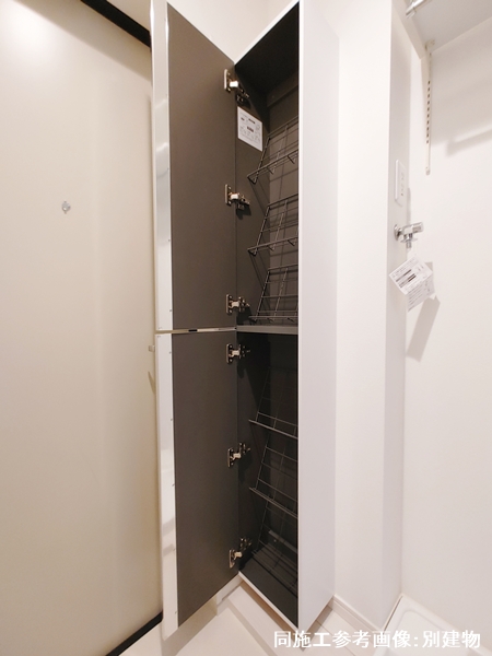 玄関　シューズボックス付きの玄関です♪