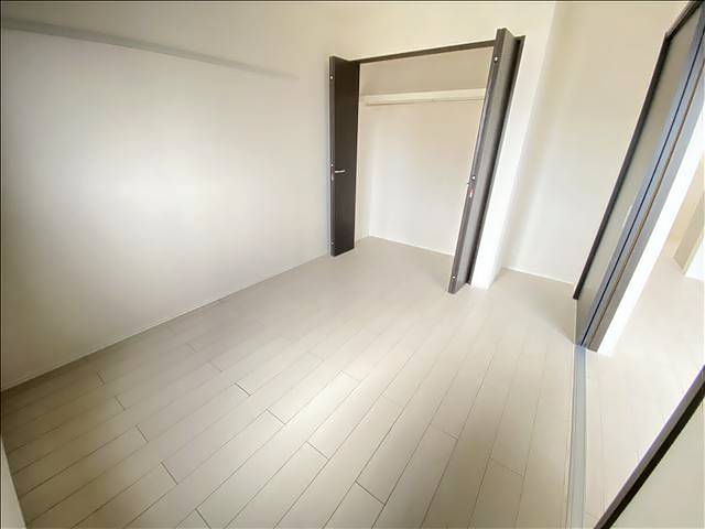 その他部屋・スペース　リビング隣の洋室です。