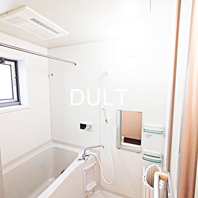 バス・シャワールーム　バスルームです。