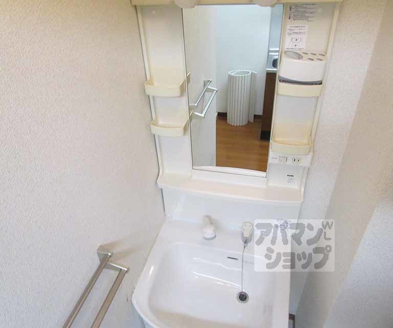 洗面設備　１０１号室の写真です。