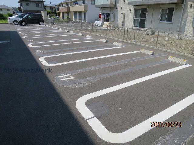 駐車場　駐車場