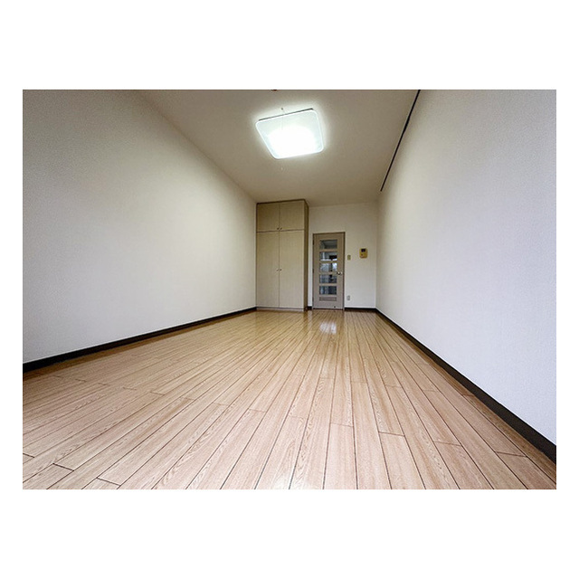 居室・リビング　広々とした洋室９．４帖