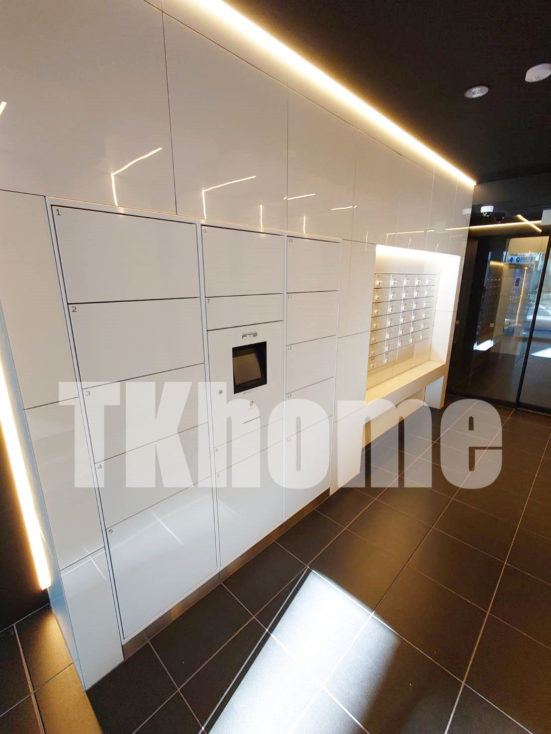 エントランス　宅配ボックスあり