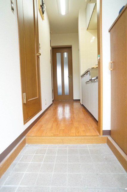 玄関　ご内見可能です！お問い合わせお待ちしております！
