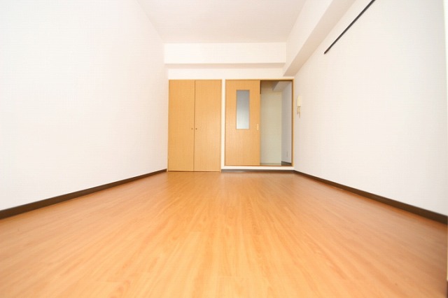 居室・リビング　同物件別号室の写真です。