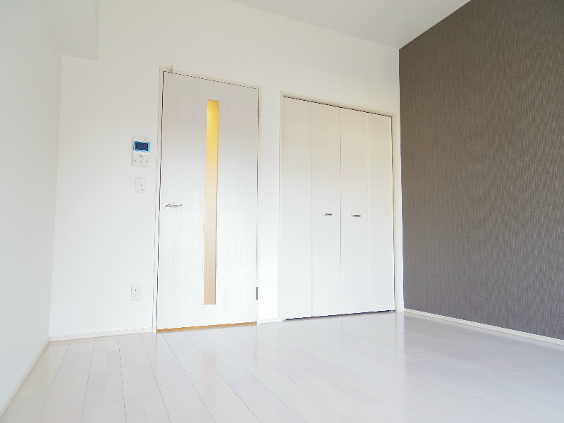 居室・リビング　鉄筋コンクリート造で防音に優れた洋室8.5帖