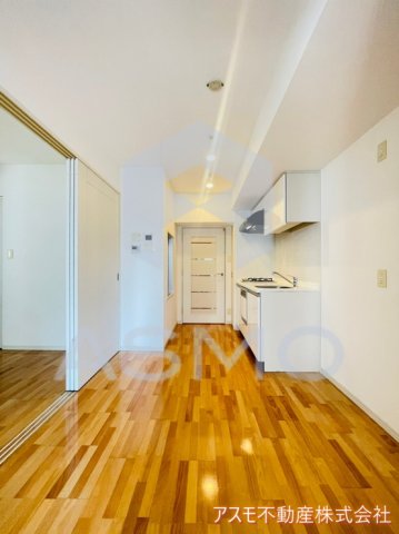 居室・リビング　同マンション別部屋参考写真