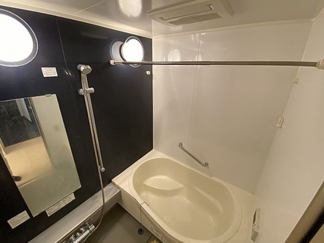 バス・シャワールーム　※別部屋参考写真