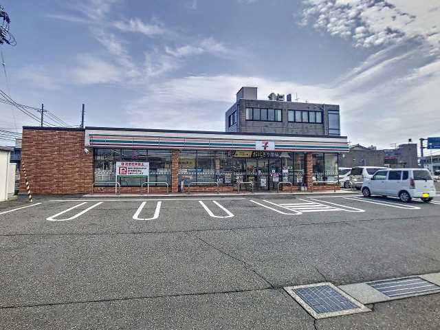 コンビニ　セブン－イレブン金沢松村町店（コンビニ）まで310m