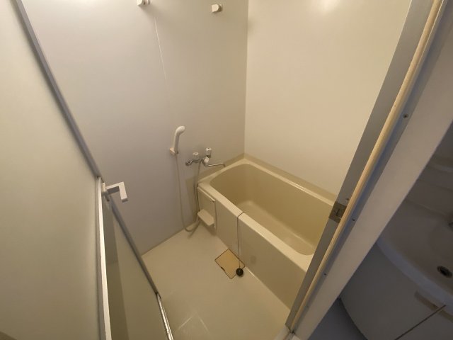 バス・シャワールーム　シンプルで使いやすいお風呂です♪